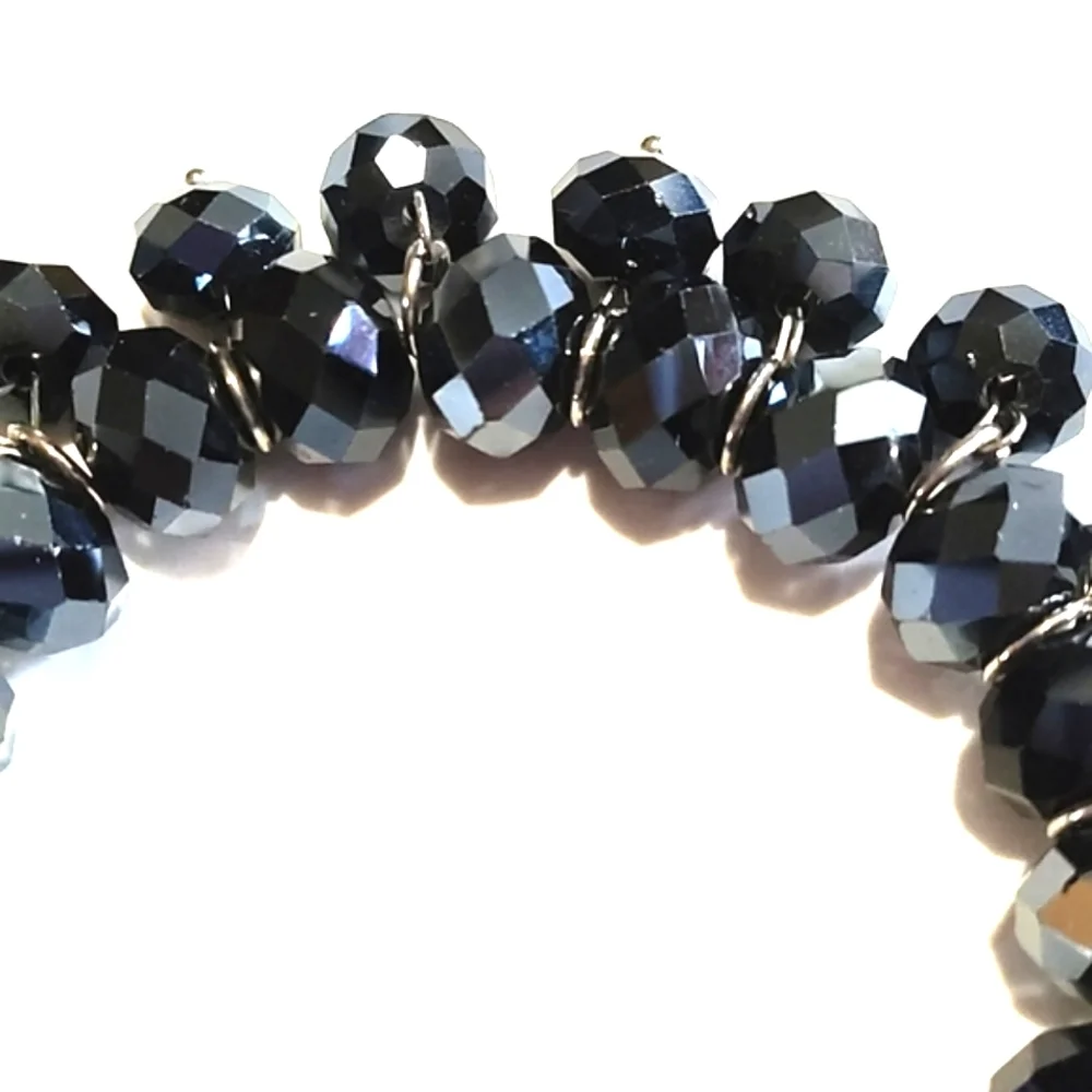 VINTAGE JET BLACK IRIDESCENT SHIMMERY CRYSTAL STRETCH BRACELET - Picture 6 of 8
